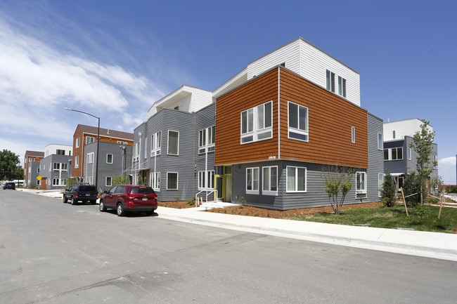 Kestrel Mixed Age Community in Louisville, CO - Foto de edificio - Building Photo