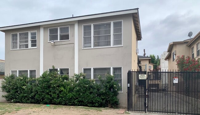 6128 De Longpre Ave, Unit Apartment 6 in Los Angeles, CA - Building Photo - Building Photo