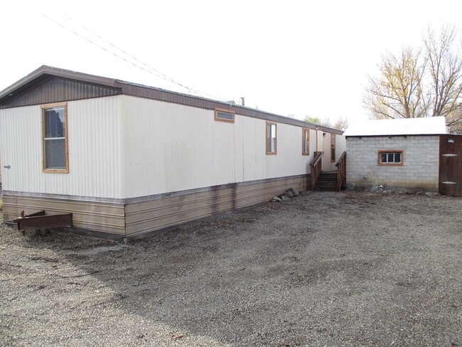 property at 1490-1490 1/2 Thomas Rd