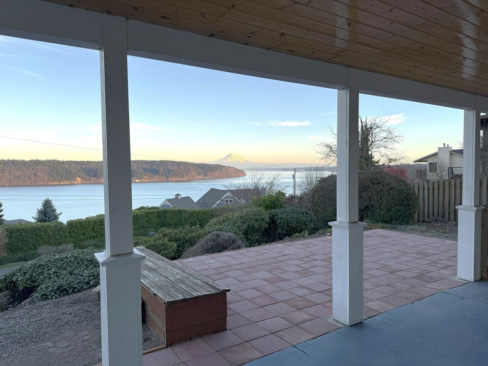 11016 Colvos Dr NW in Gig Harbor, WA - Building Photo