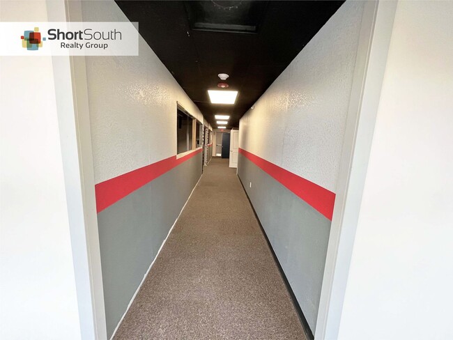 3661 Plainfield Ave NE in Grand Rapids, MI - Building Photo - Building Photo