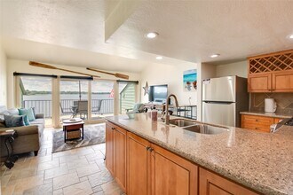 7041 Kingston Cove Ln in Willis, TX - Foto de edificio - Building Photo