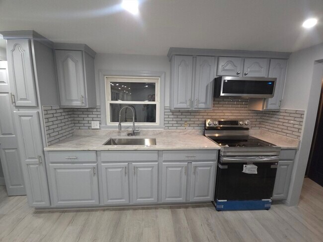 25 Moraine Pl-Unit -1 in Brockton, MA - Building Photo - Building Photo