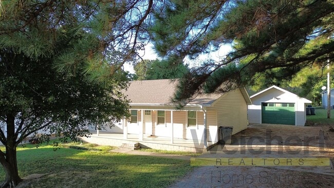 811 Pinewood Dr in Paragould, AR - Building Photo - Building Photo