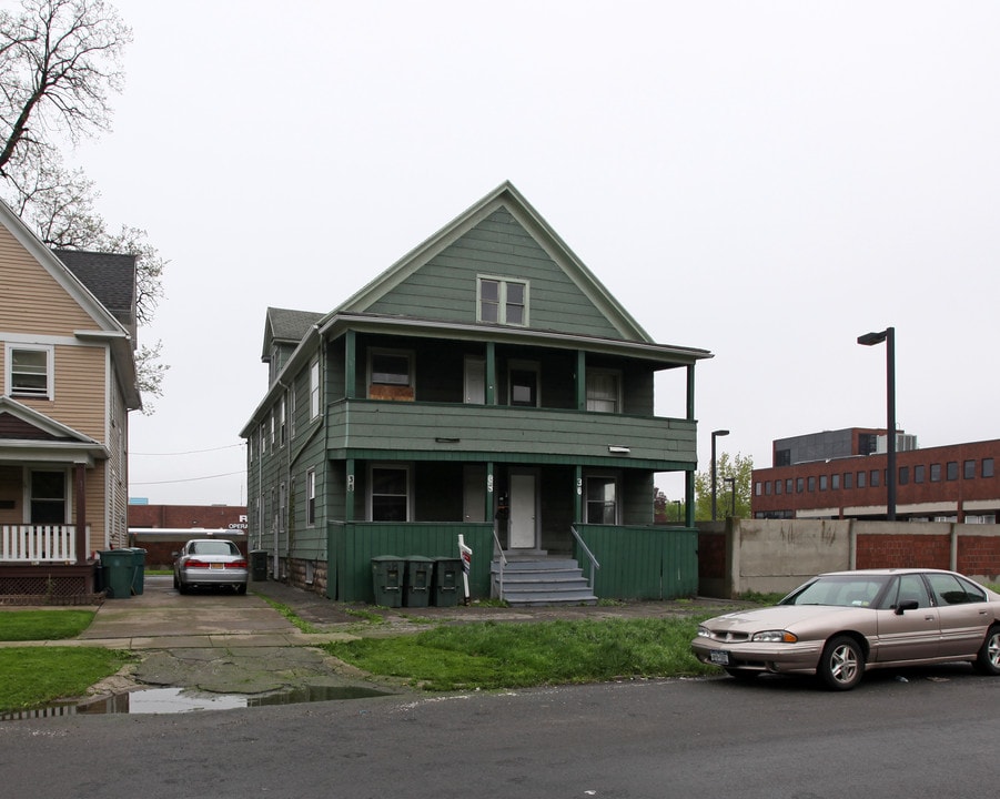 36-38 Chamberlain St in Rochester, NY - Building Photo