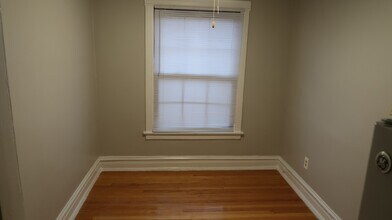 2617 W Gunnison St in Chicago, IL - Building Photo - Building Photo