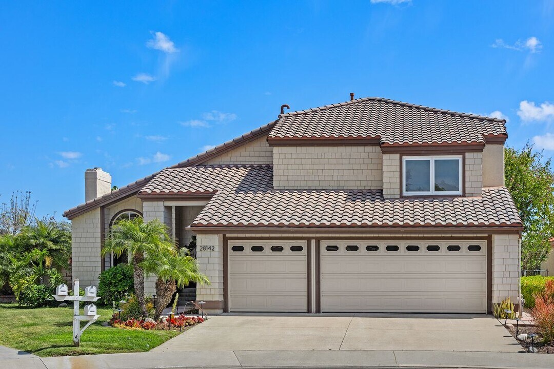28142 Ambar in Mission Viejo, CA - Building Photo