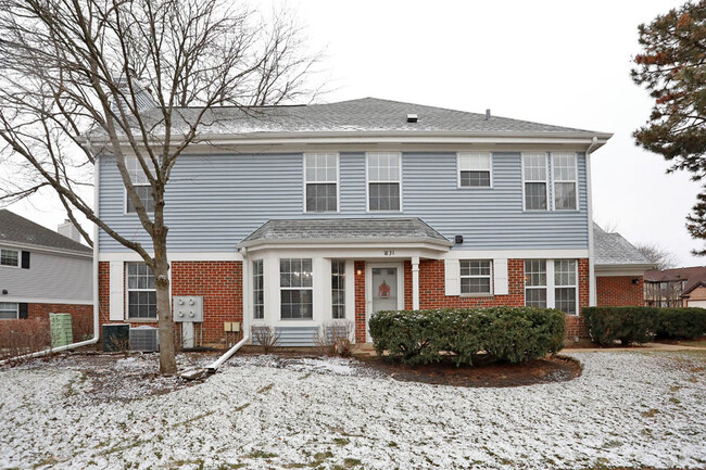 1831 Quaker Hollow Ln in Streamwood, IL - Foto de edificio - Building Photo