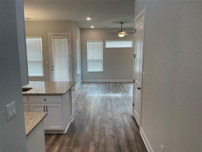 122 Revere Dr in Kyle, TX - Building Photo - Building Photo