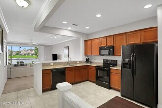 6846 Roundleaf Dr in Jacksonville, FL - Building Photo - Building Photo