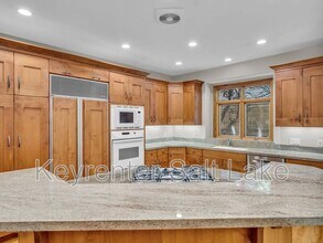 2178 Netties Pl in Holladay, UT - Building Photo - Building Photo