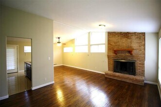 149 Hedgerow Ln in Lewisville, TX - Building Photo - Building Photo