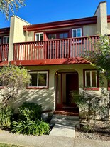 447 Oak Ave in Redwood City, CA - Building Photo