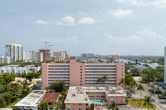 Leisure Shores Condominium in Pompano Beach, FL - Building Photo - Building Photo