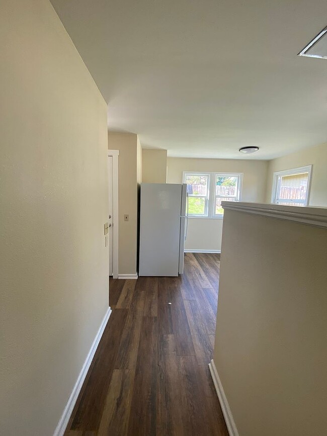 property at 904 E 14th St