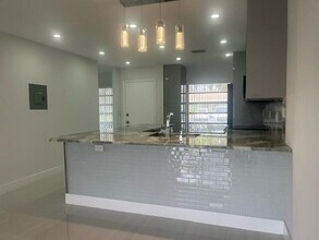 8762 Belle Aire Dr in Boca Raton, FL - Building Photo - Building Photo