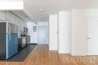 LUXURY LOFT in Queens! in Queens, NY - Building Photo - Building Photo