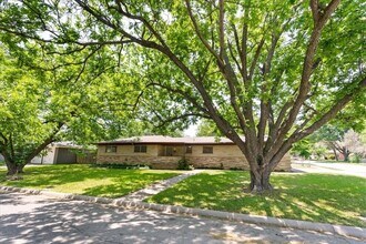 4317 Steven St in North Richland Hills, TX - Foto de edificio - Building Photo