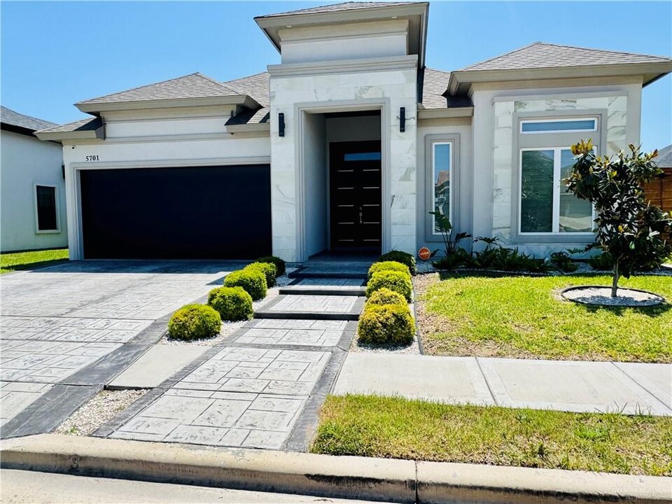 5701 Pelican Ave in Mission, TX - Foto de edificio