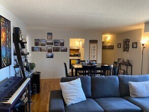 1243 Beacon St, Unit 2D in Brookline, MA - Building Photo - Building Photo
