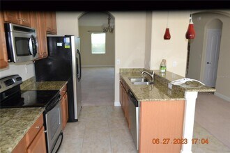 10144 Arbor Run Dr in Tampa, FL - Building Photo - Building Photo