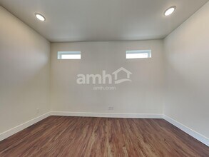 17604 26th Ave Ct E in Tacoma, WA - Foto de edificio - Building Photo