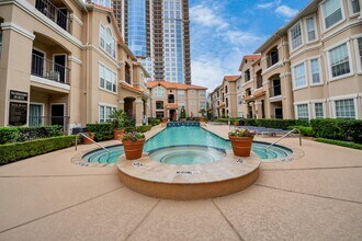 3231 Allen Pkwy in Houston, TX - Foto de edificio - Building Photo