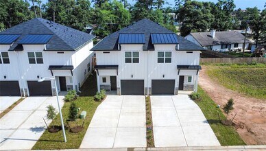 1940 Longmire Rd in Conroe, TX - Building Photo - Building Photo