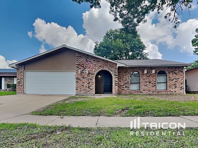 5534 Canyon Forest Dr in Houston, TX - Building Photo - Building Photo