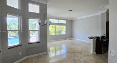 15066 SW 39th St in Davie, FL - Building Photo - Building Photo