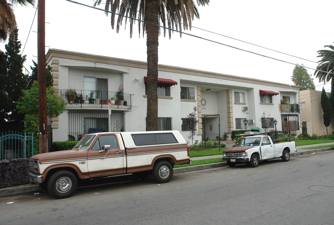 8550 Willis Ave in Panorama City, CA - Building Photo