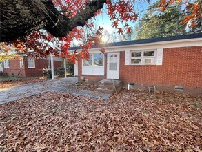 502 Spring Ave in Spring Lake, NC - Foto de edificio - Building Photo