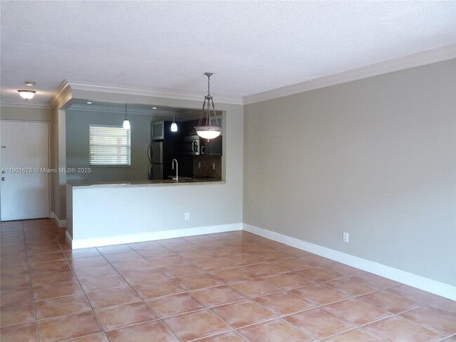 7701 Camino Real in Miami, FL - Building Photo - Building Photo