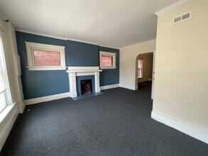 2406 Peach St in Erie, PA - Foto de edificio - Building Photo