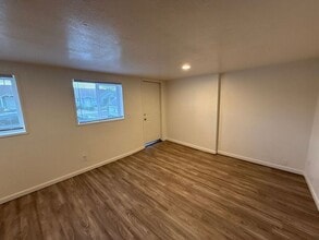 1135 SE Salem Ave in Albany, OR - Building Photo - Building Photo