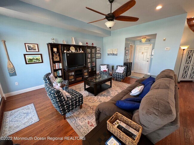 4 Ocean Ave N in Ocean Grove, NJ - Building Photo - Building Photo