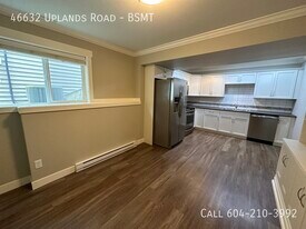 46632 Uplands Rd in Chilliwack, BC - Building Photo