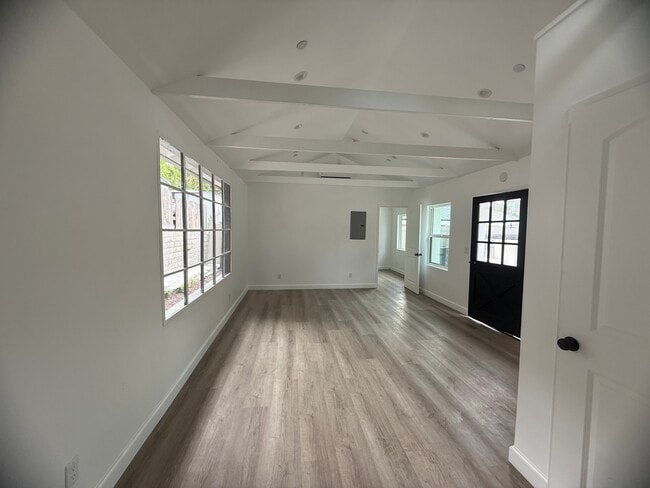 3059 Sycamore Ave in Glendale, CA - Foto de edificio - Building Photo