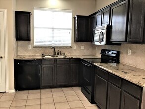 3328 Creek Meadow Ln in Garland, TX - Building Photo - Building Photo