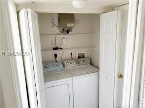 631 SW 111th Ln-Unit -301 in Pembroke Pines, FL - Building Photo - Building Photo