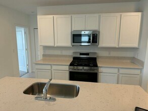 5892 NW Sweetwood Dr in Port St. Lucie, FL - Building Photo - Building Photo