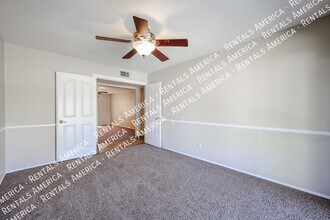 2421 S Terrace Rd in Tempe, AZ - Building Photo - Building Photo