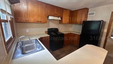 752 N Westridge Dr in Wichita, KS - Building Photo - Building Photo