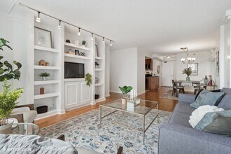 1250 N Dearborn St in Chicago, IL - Building Photo - Building Photo