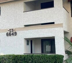 6649 W Tropicana Ave, Unit #202 in Las Vegas, NV - Building Photo - Building Photo