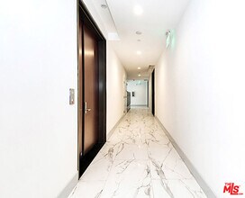 1249 S Holt Ave in Los Angeles, CA - Building Photo - Building Photo