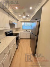 2280 Stickney Point Rd in Sarasota, FL - Building Photo - Building Photo