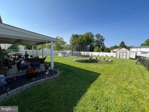 322 Bloomfield Rd in Warminster, PA - Building Photo - Building Photo