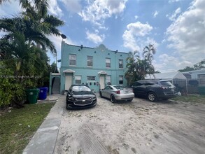 2358 SW 18th St in Miami, FL - Building Photo - Building Photo