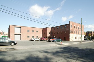 321-329 Franklin Ave in Hartford, CT - Building Photo - Building Photo